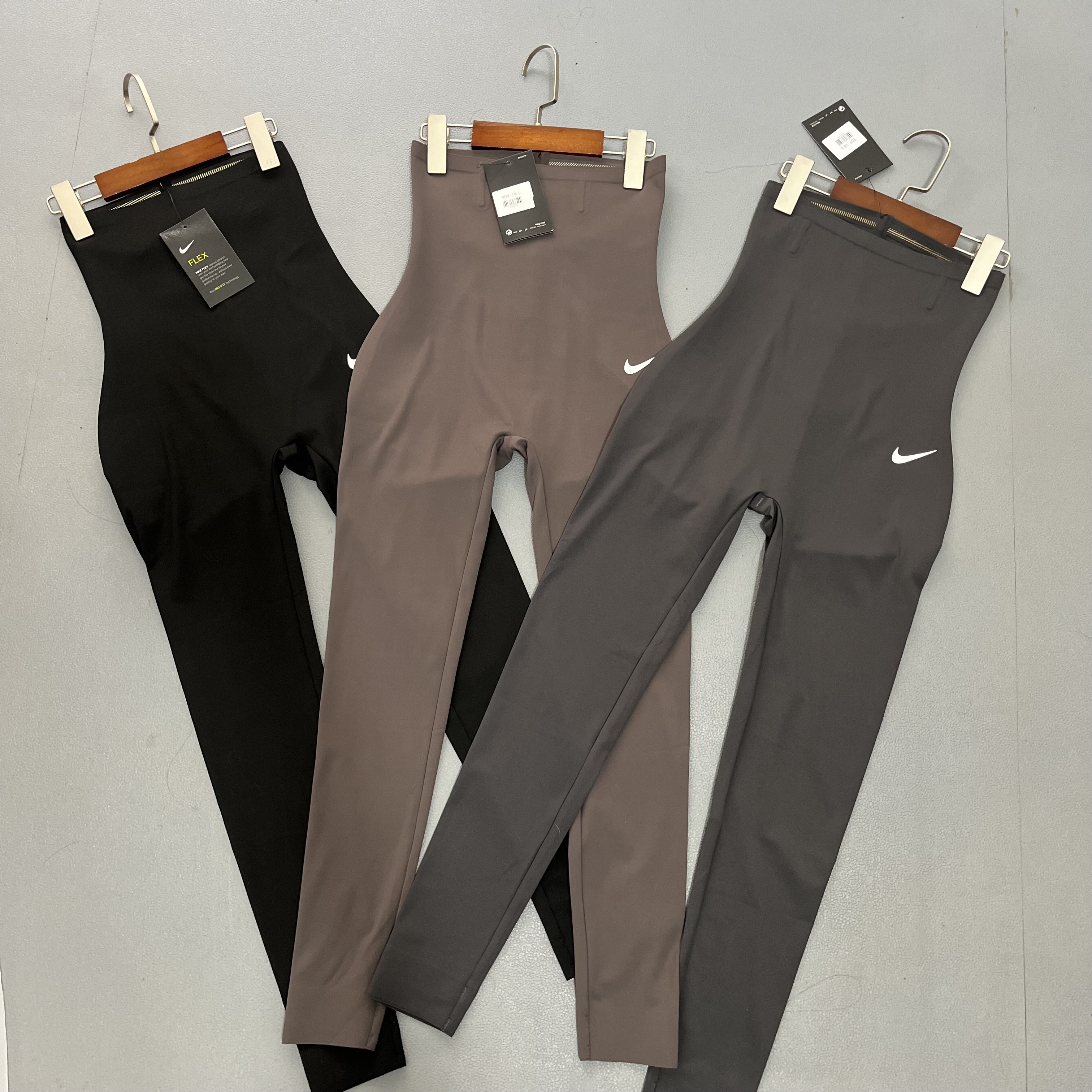 لگ باربی نایک1-909